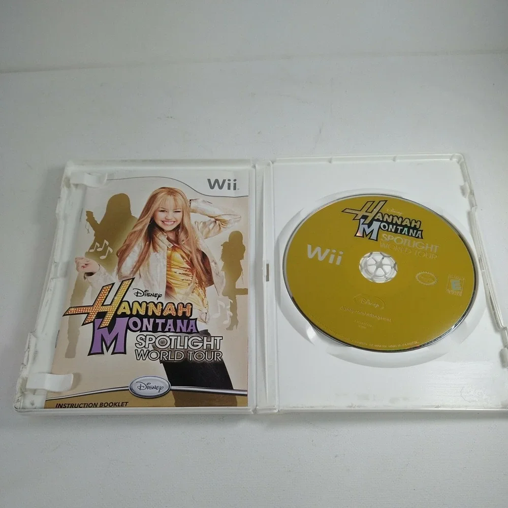 DISNEY Hannah Montana Spotlight World Tour Nintendo‎ Wii GAME COMPLETE MILEY